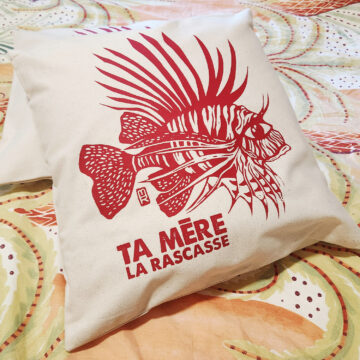 Housse de coussin Ta mère la rascassen de Melle Roze